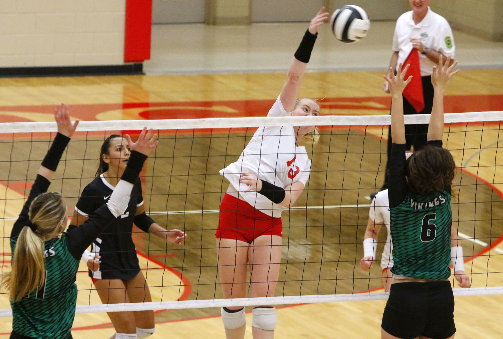 Gallery: 4A volleyball sectional final: Crown Point vs. Valparaiso